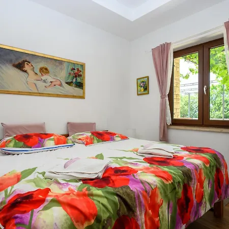 With King Bed And Free Parking, 200m From Sea Apartment Crikvenica
