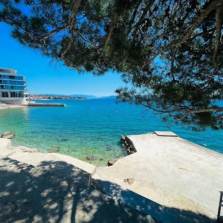 Apartmán With King Bed And Free Parking, 200m From Sea Crikvenica