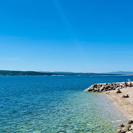 With King Bed And Free Parking, 200m From Sea Apartment Crikvenica