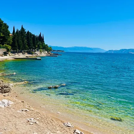 With King Bed And Free Parking, 200m From Sea * Crikvenica